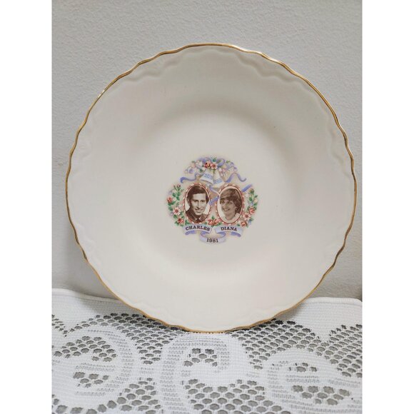 Vintage 1981 Lady Diana & Prince Charles Wedding Souvenir Plate – 7.25 inch - Picture 3 of 10